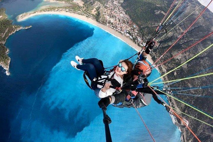 Tandem Paragliding über die blaue Lagune in Fethiye von Kas Inc.Transfer