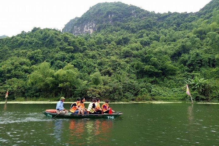 Ninh Binh Tour Hoa Lu Tam Coc Journée complète: vélo, bateau, billets, déjeuner, limousine