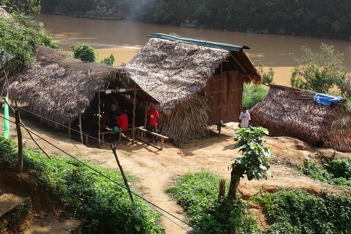 Day Tour Aborigine Village @ Rainforest Taman Negara + Batu Caves
