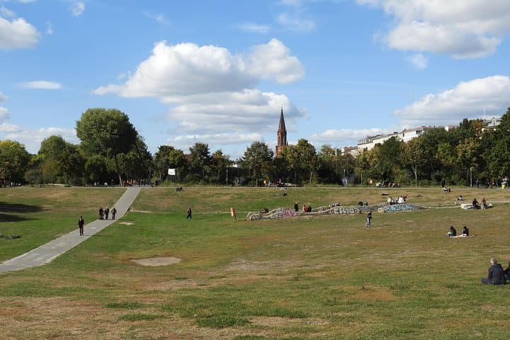 Kreuzberg Tour – Criminal and Cuddly