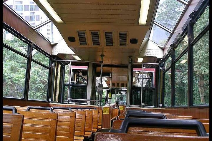 Hong Kong Private Highlights Tour: Central, SoHo & Victoria Peak