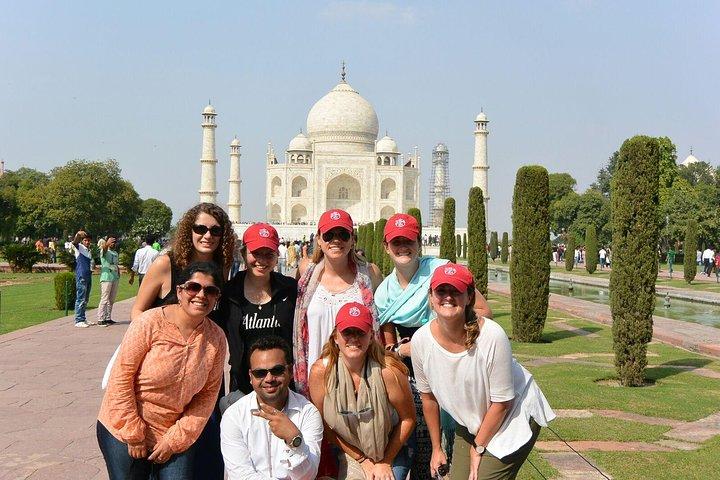 Licensed Tour Guide in Agra for full-day sightseeing