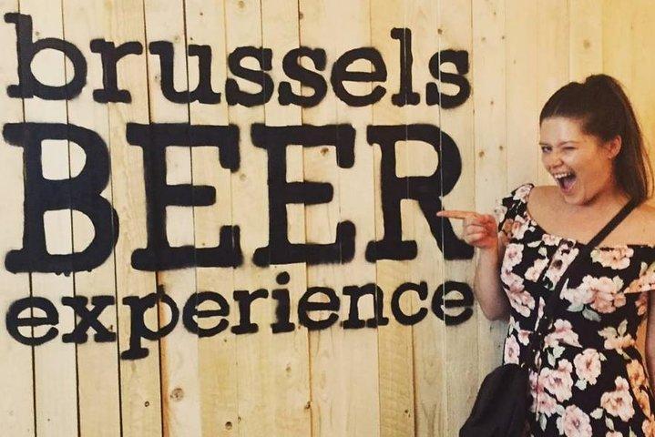 Bruselas experiência de degustação de cerveja divertida e interativa