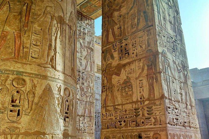 Luxor Full Day Esplora la West Bank Valley of the Kings e Queens con il tempio di Habu