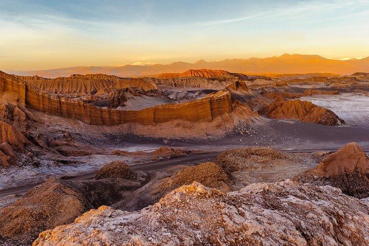 San Pedro de Atacama: 2-tägige Tour mit Besuch der Tatio-Geysire und des Mondtals