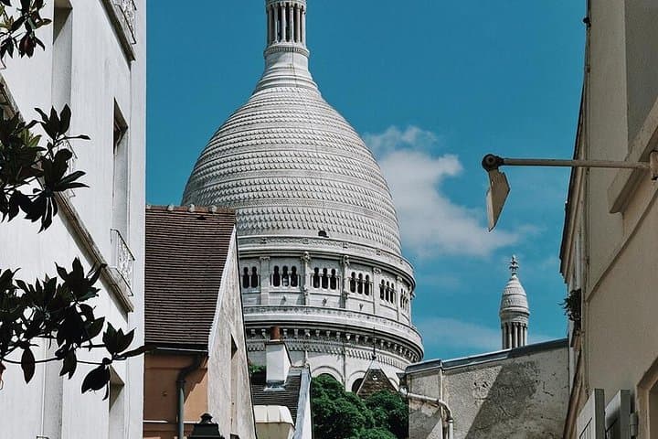 Montmartre District and Sacre Coeur - Exclusive Guided Walking Tour