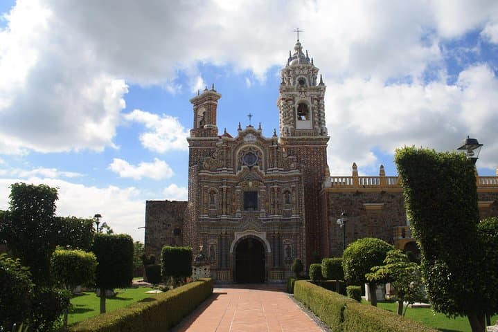 PUEBLA historic colonial center and CHOLULA neighborhood Private day tour