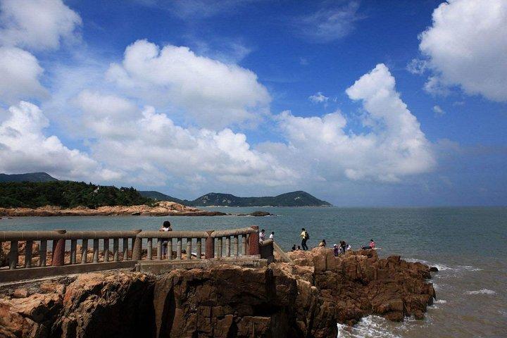 宿泊施設を備えた上海から舟山のプゥーオマウンテンへの2日間のプライベート旅行