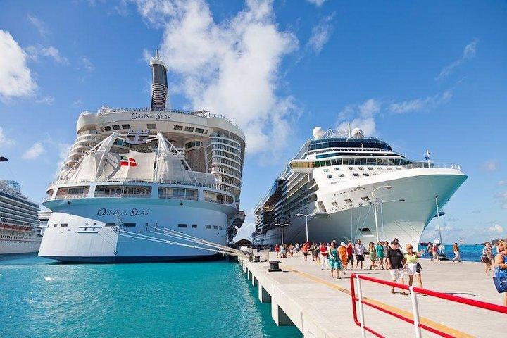 Transfert privé : de Rome au port de Civitavecchia en véhicule de luxe