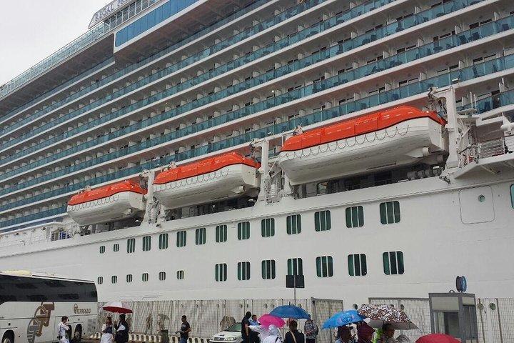 Transfert privé : de Rome au port de Civitavecchia en véhicule de luxe