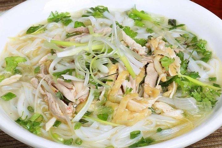 Hanoi Street Food Tour met treinstraatbezoek