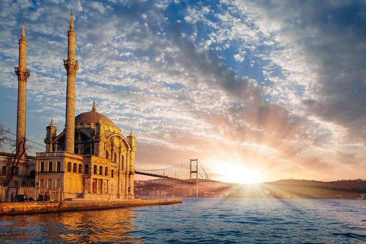 Dolmabahçe Palace with Bosphorus Cruise