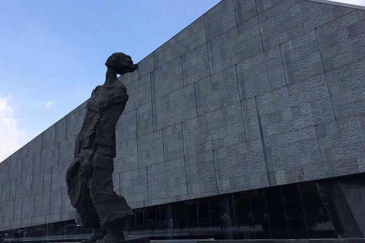南京虐殺記念館と七橋村への PRI 日帰りツアー