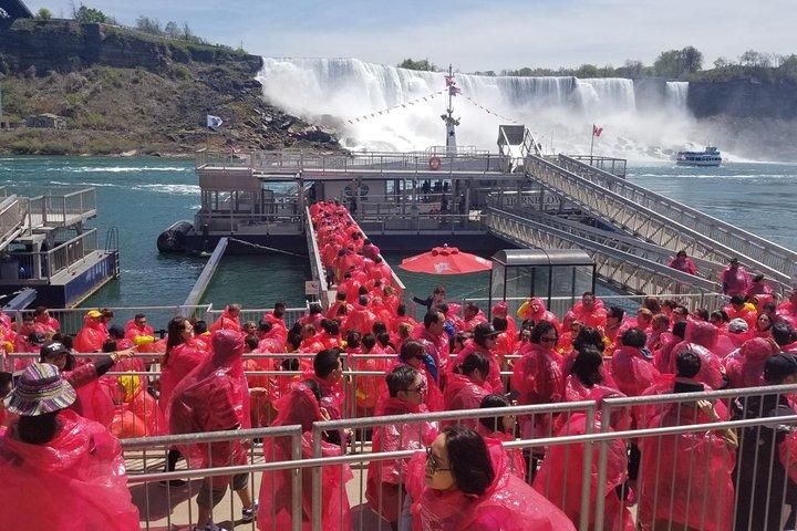 トロントからナイアガラの滝へのツアー