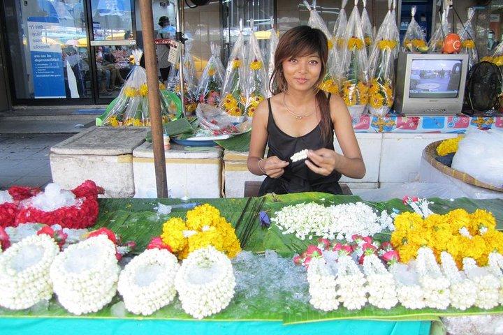 Experimente Bangkok à noite com Streetfood Dinner & Foot Massage