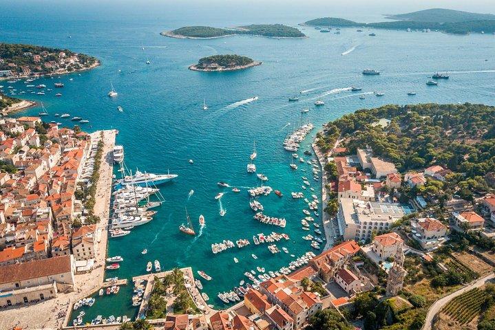 Private Bootstour nach Bol und zur Insel Hvar ab Split oder Trogir