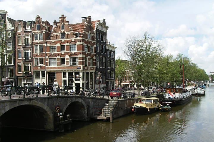 2 Hours Private Walking Tour of the Highlights of Amsterdam