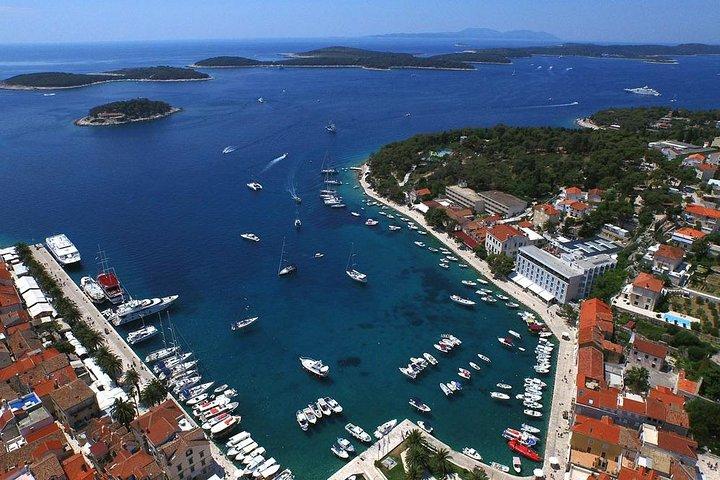 Tour privé en hors-bord sur les îles Hvar et Pakleni au départ de Split