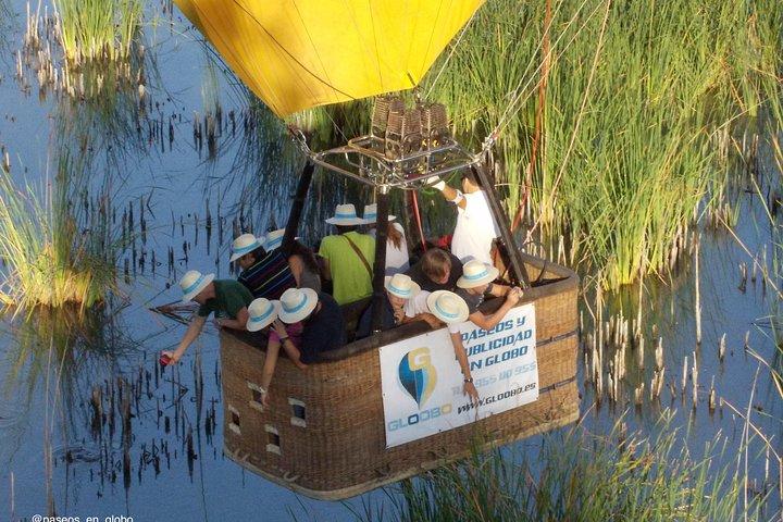 Ballonvaart in Sevilla met ontbijt, cava en hotelovername