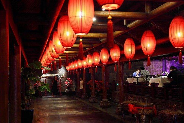 パフォーマンス・エクスペリエンスとNanluoguxiang訪問の北京ロイヤル・クイジーン・ディナー