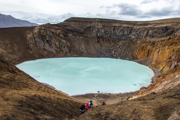 Üppige Lunar Askja Tour