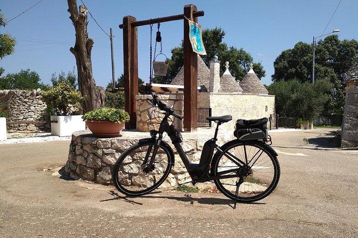 Ebikeツアー:Valle d'Itriaの村と典型的な食材の試飲