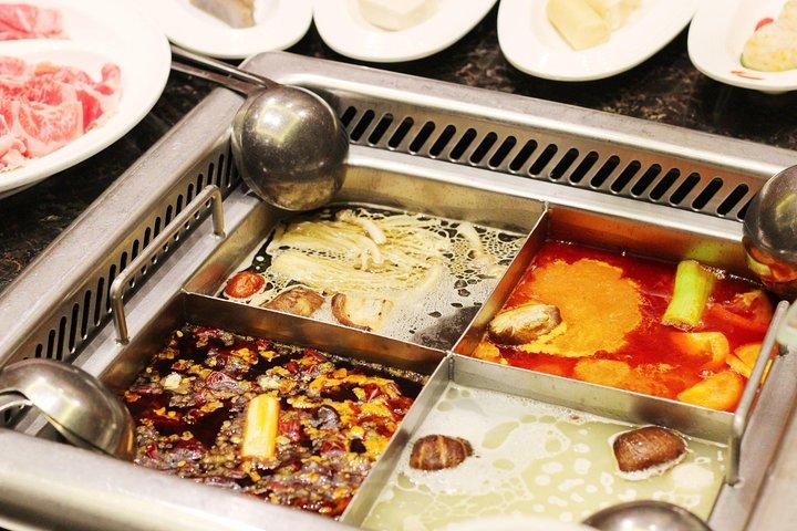 Private Chinese Legendary Sichuan Hotpot Tour met deskundige gids