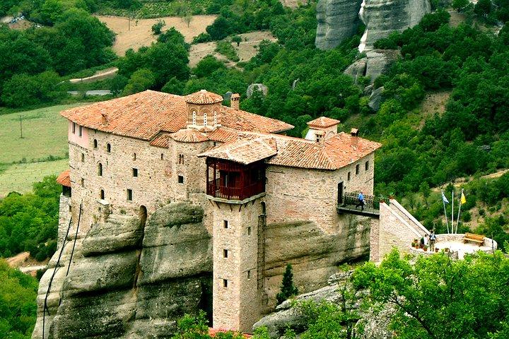 Delphi Meteora and Thermopylae 2-Day Private Tour