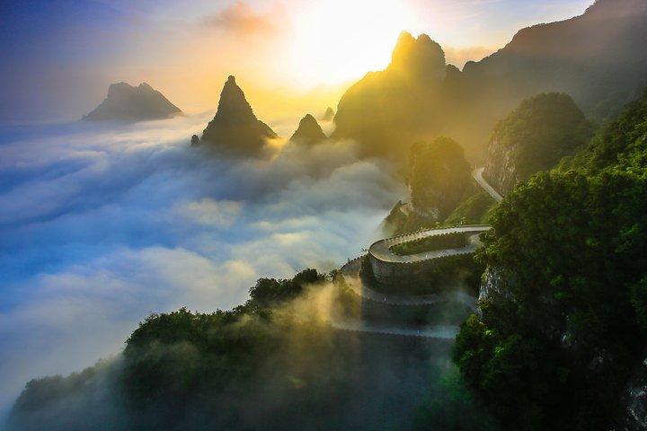Private Day Tour of Tianmen Mountain med Skywalk