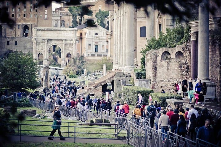 Ancient Rome Guided Tour: Colosseum, Forum and Palatine & Pick Up