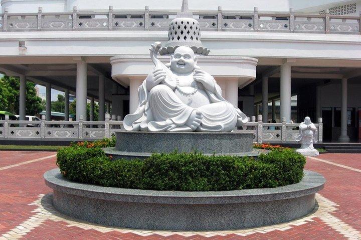 Batam Amazing Day Tour (include il pranzo)