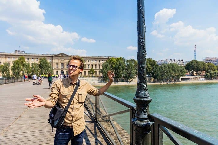 Paris City Center with Notre Dame interior Exclusive Walking Tour
