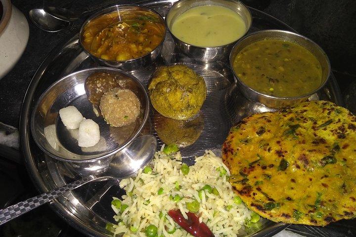 Cooking class and dinner with Rekha family with full meals