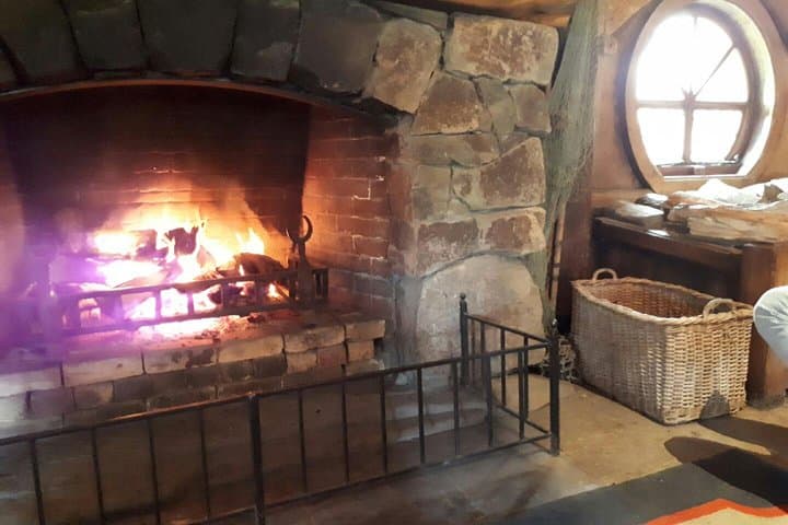 Day Tour Hobbiton + Rotorua from Auckland in Luxury Minibus