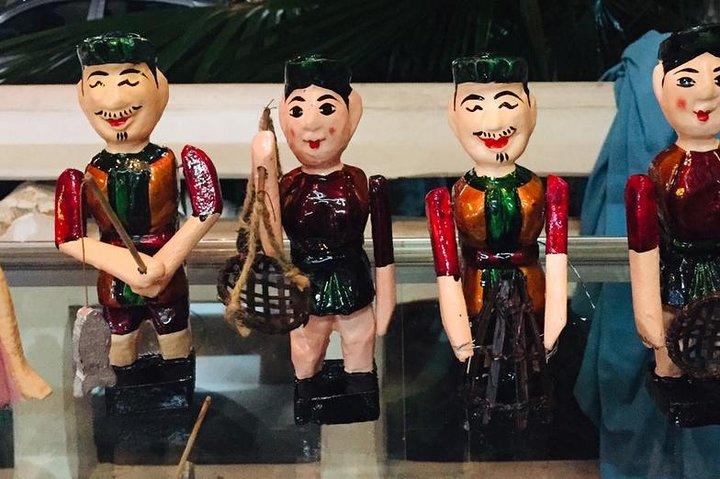 Authentisches vietnamesisches Abendessen und Wasserpuppenshow