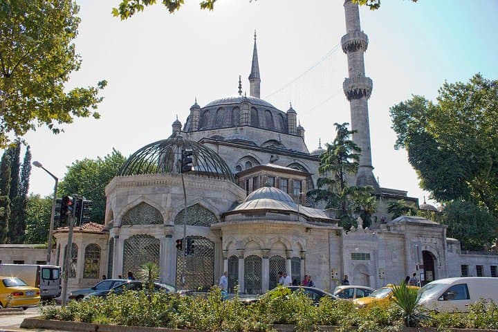 Asian Side of Istanbul: Uskudar and Kadikoy Full Day Walking Tour