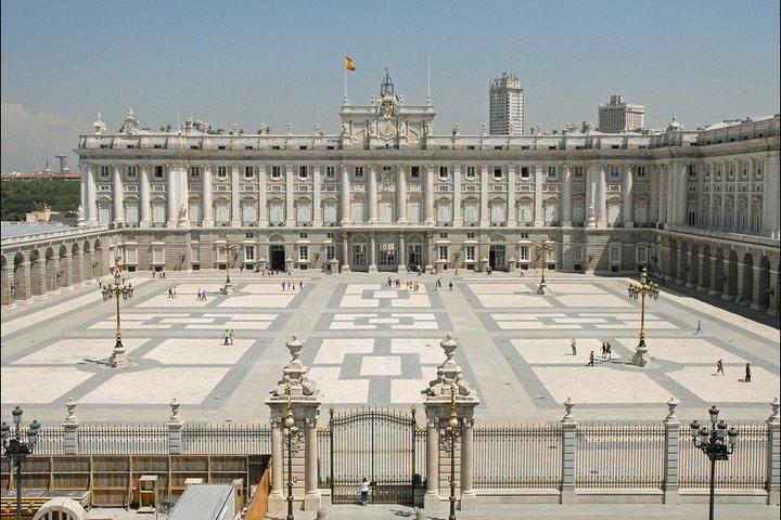 Madrids höjdpunkt och Kungliga slottets privata rundtur med hotellets upphämtning
