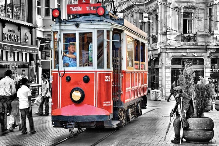 Contemporary Art Walk: Istiklal Street, Modern Art Museums