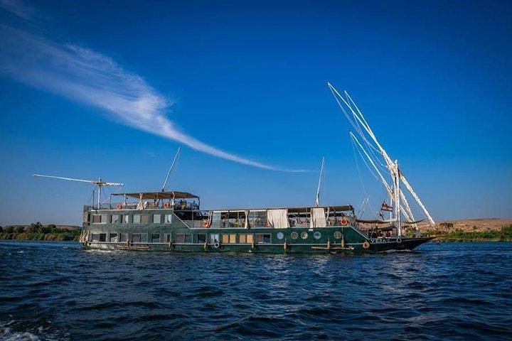 5 dagar 4 nätter Dahabiya Nile Cruise från Luxor till Assuan