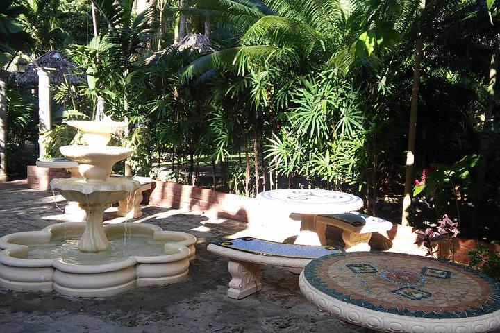 Tour Privado De Ocho Rios às Cataratas Konoko e ao Jardim e às Compras