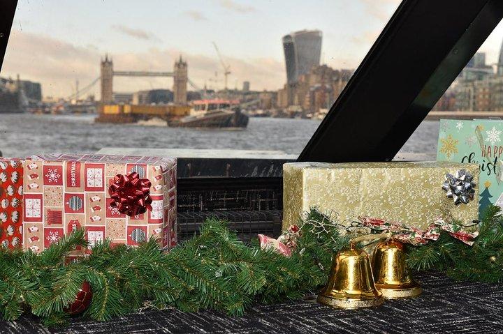Thames River Christmas Day Sightseeing Cruise
