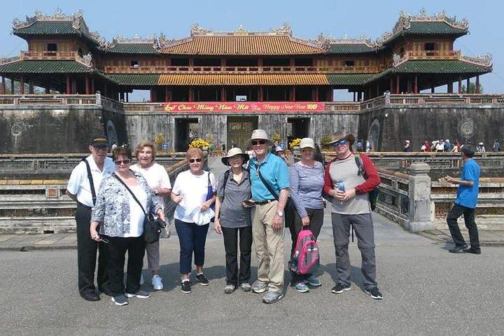 CHAN MAYまたはTIEN SA PortからHue City&Perfume Riverへの小旅行