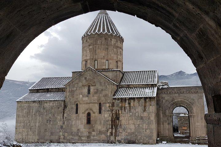 Excursion d'une journée à: Les ailes de Tatev et le monastère de Tatev