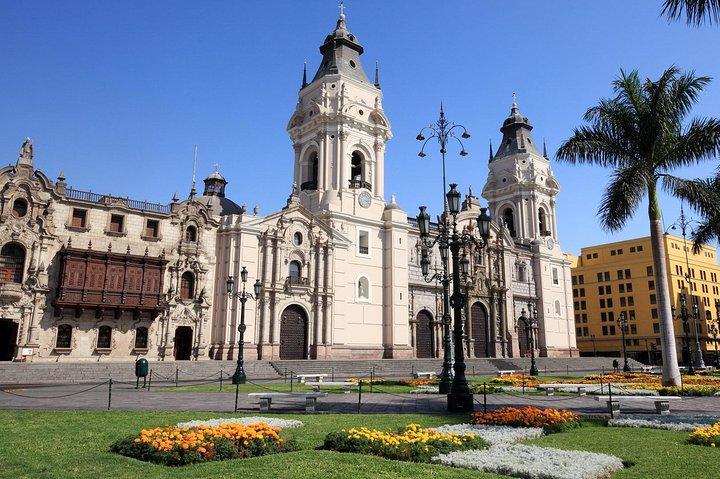 Small-Group Full Day City Tour met lunch en lichtshow in Lima