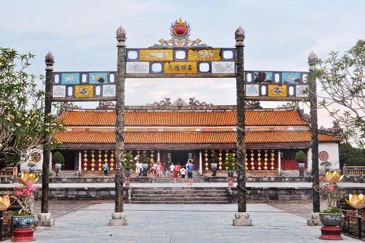 Gita di un giorno a Hue City e ritorno da Da Nang in auto privata