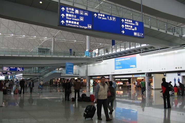 Hong Kong Private Arrival Transfer Driver Meet and Greet: Airport to Hotel