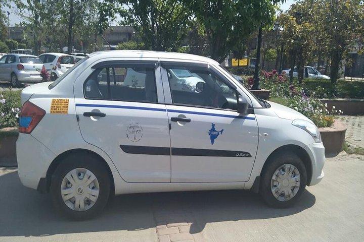 Agra nach Neu-Delhi One Way Transfer mit dem Privatauto
