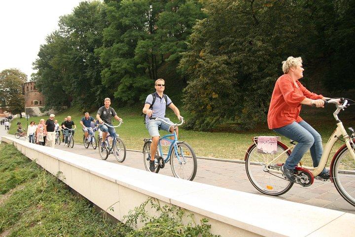クラクフからのポーランドの田舎とTyniec修道院バイクツアー