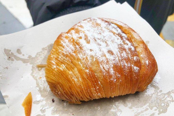 Naples Walking Tour med Pizza och Sfogliatella Smaka