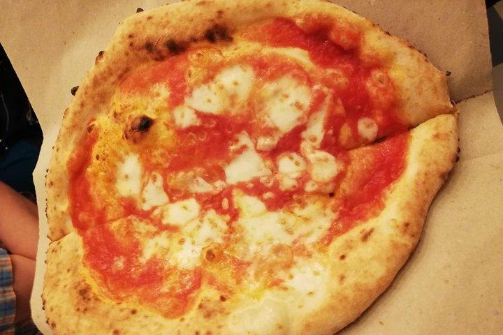 Naples Walking Tour med Pizza och Sfogliatella Smaka